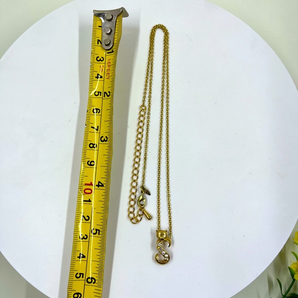 Avon Signed Cat Initial S Gold Plated Vintage Necklace - Picture 5 of 5